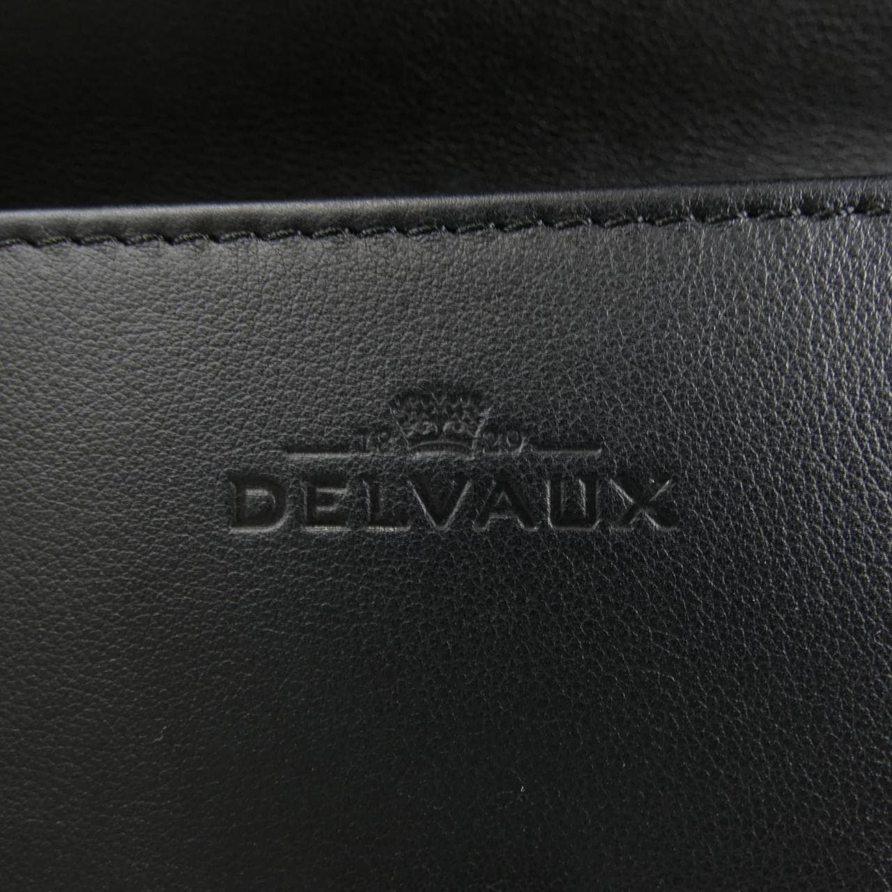 德尔沃DELVAUX