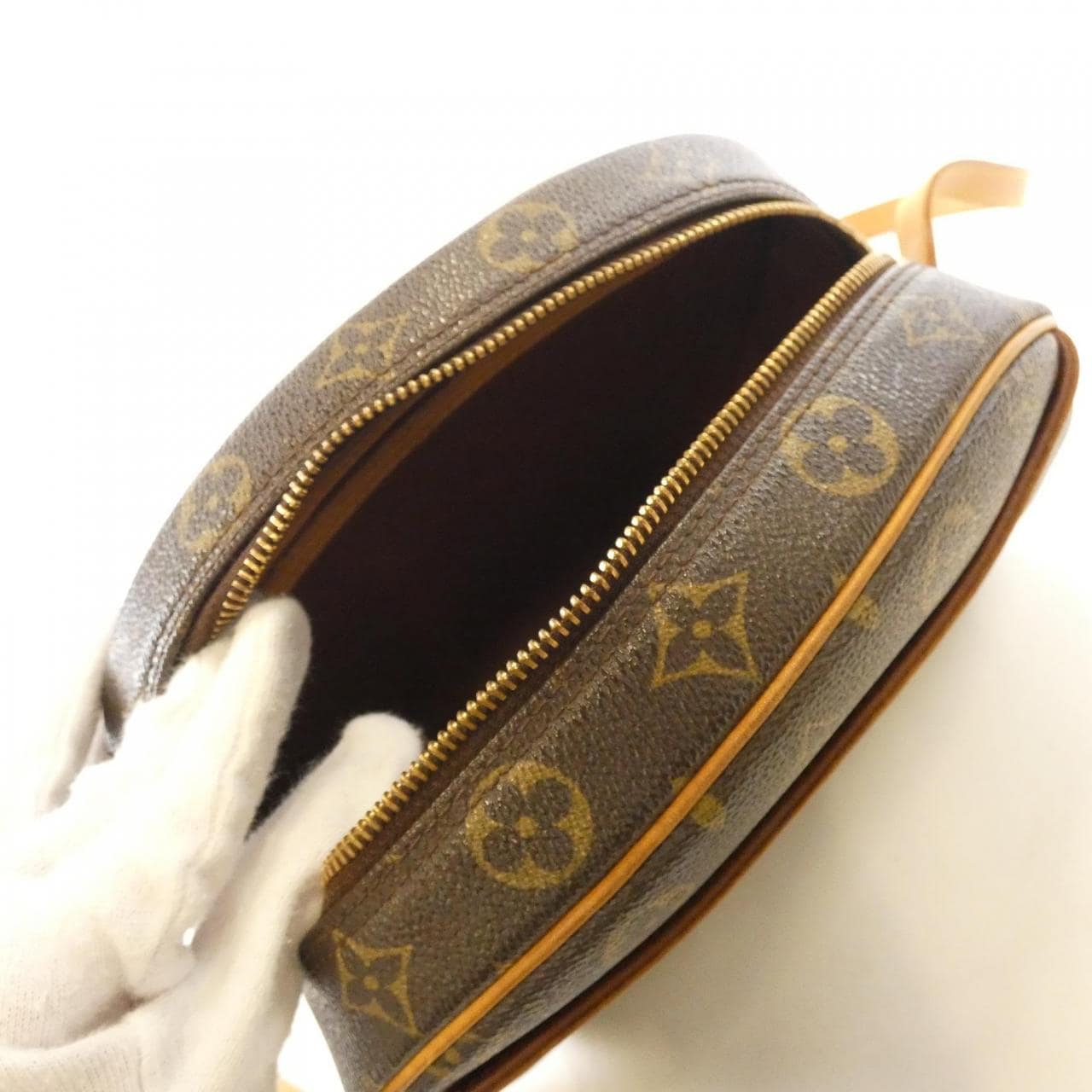 Monogram Blois M51221 Shoulder Bag