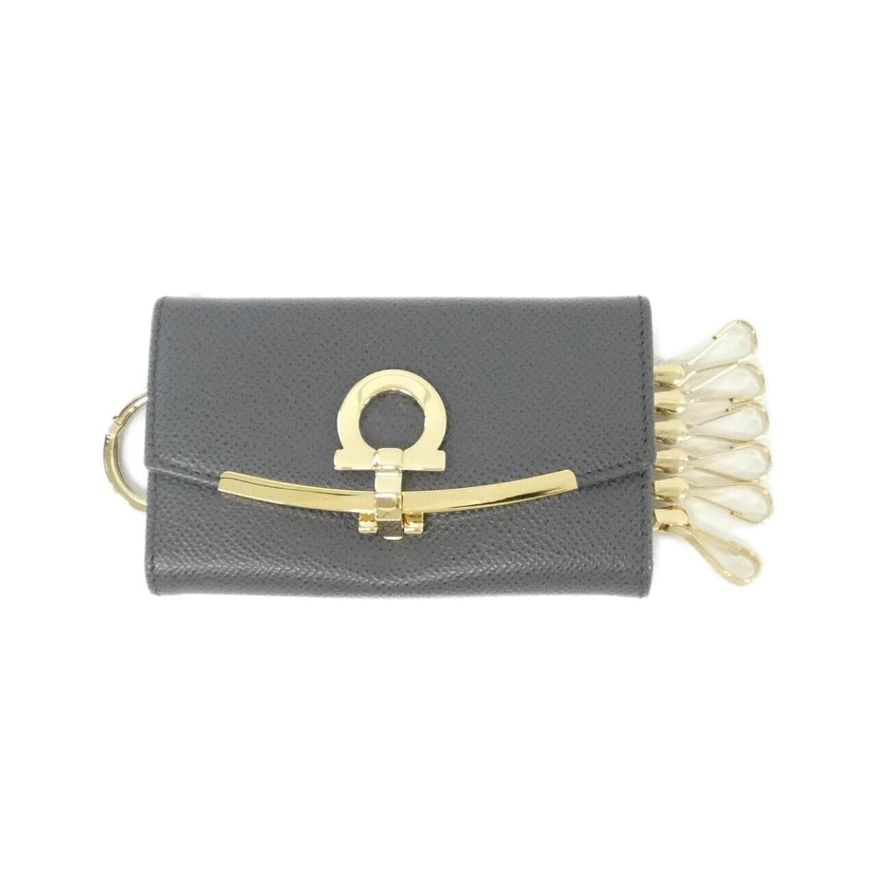 サルヴァトーレフェラガモ 22 D151 キーケース