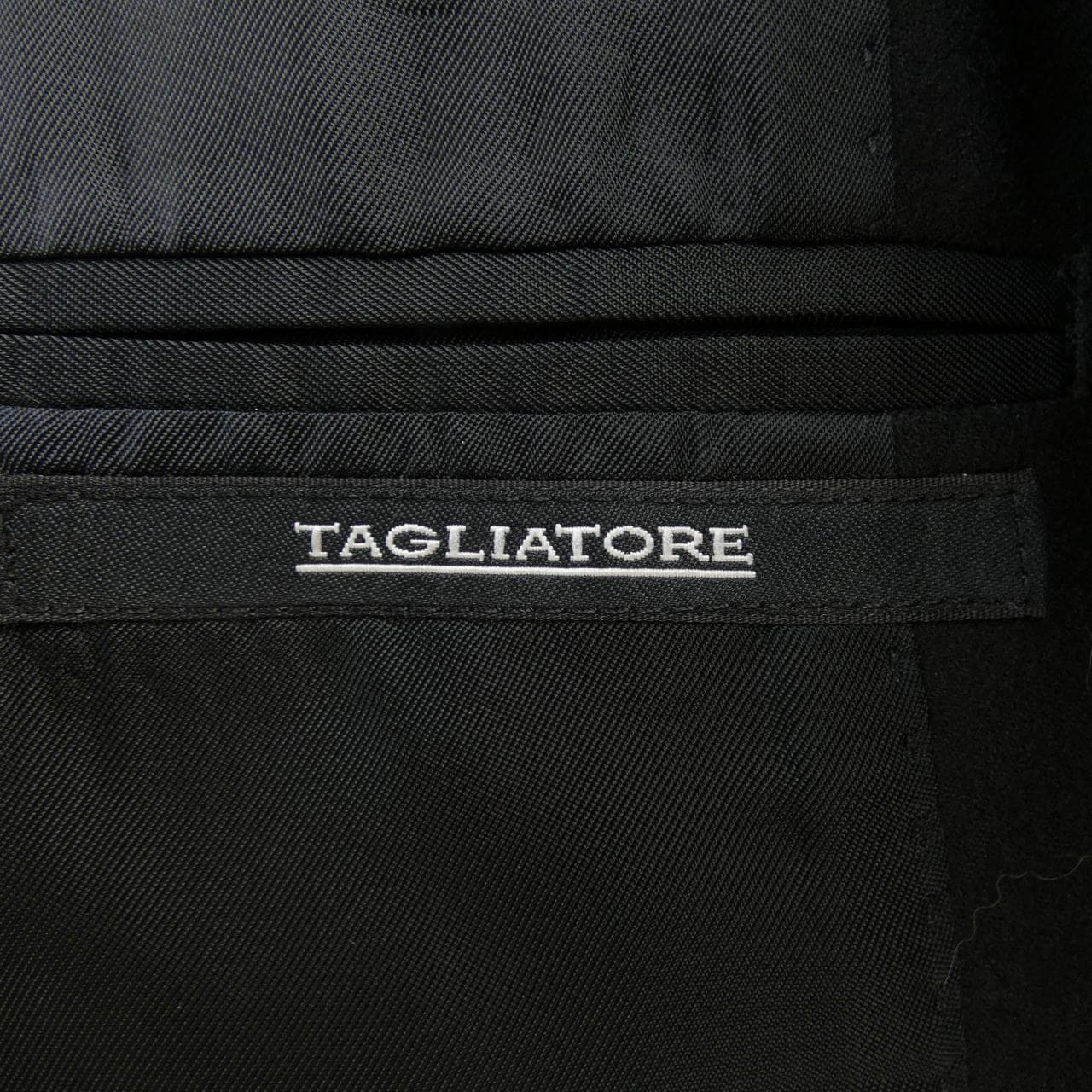 タリアトーレ TAGLIATORE スーツ