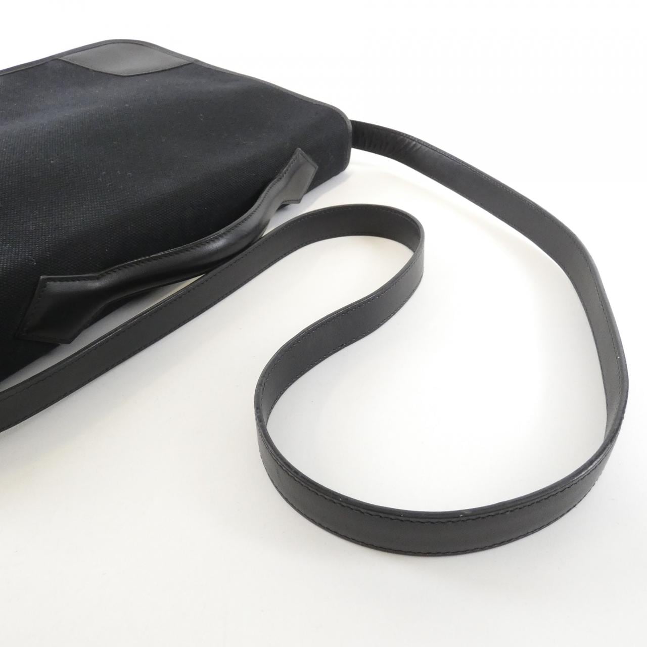 エルメス ポルト･ドキュマン･ヴィクトリア2 ショルダーバッグ