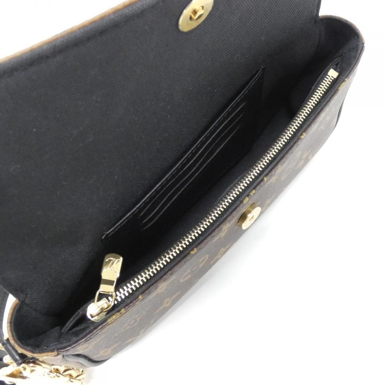 ルイヴィトン モノグラム リバース ウォレット オン チェーン アイビー M26587 ショルダーバッグ