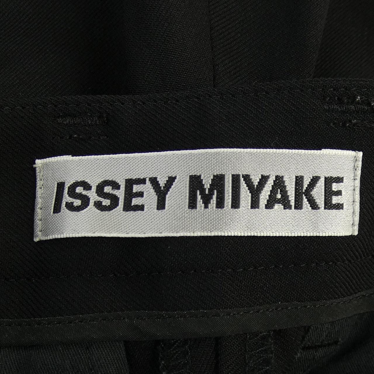 イッセイミヤケ ISSEY MIYAKE IM54FF527 パンツ