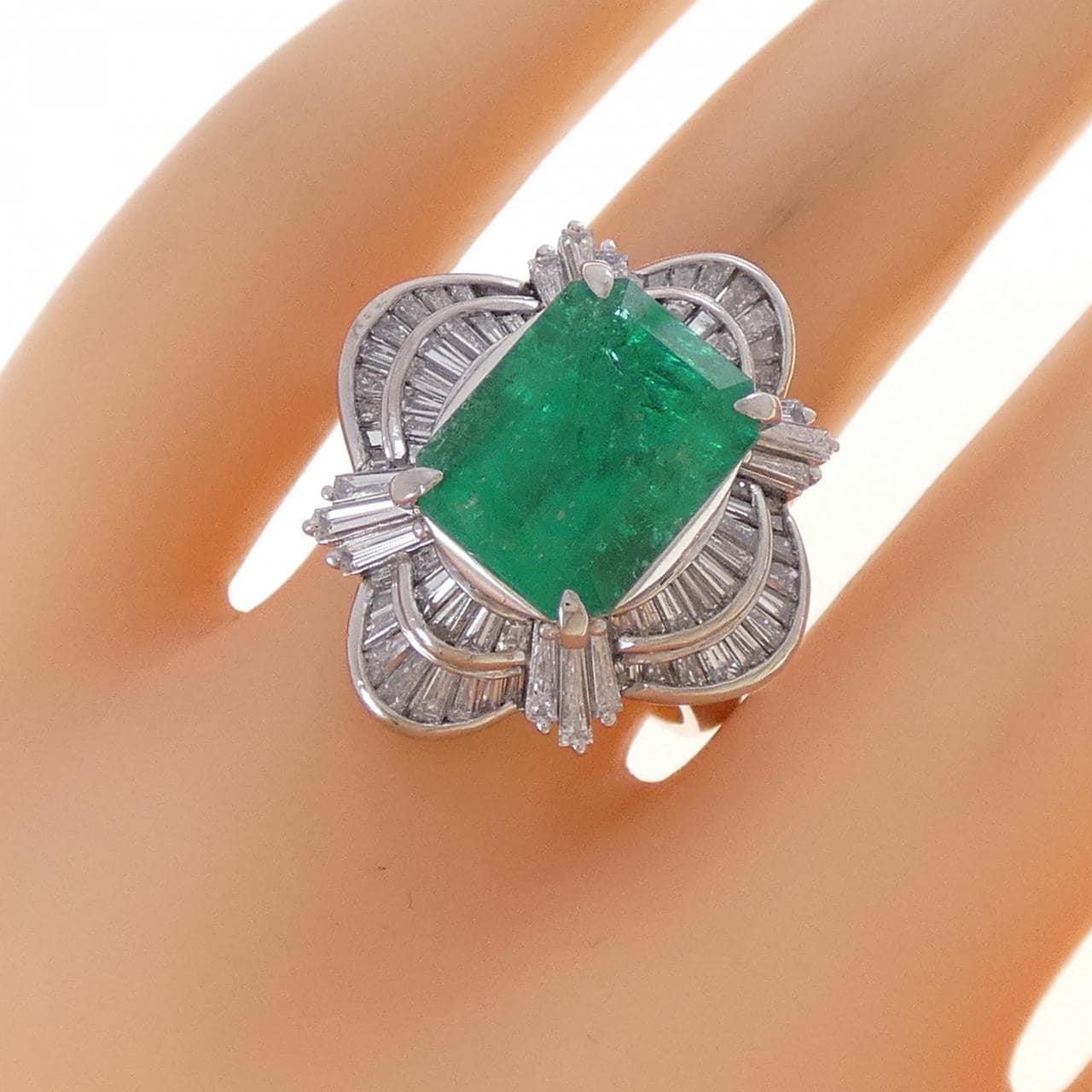PT900 エメラルド リング 4.39CT