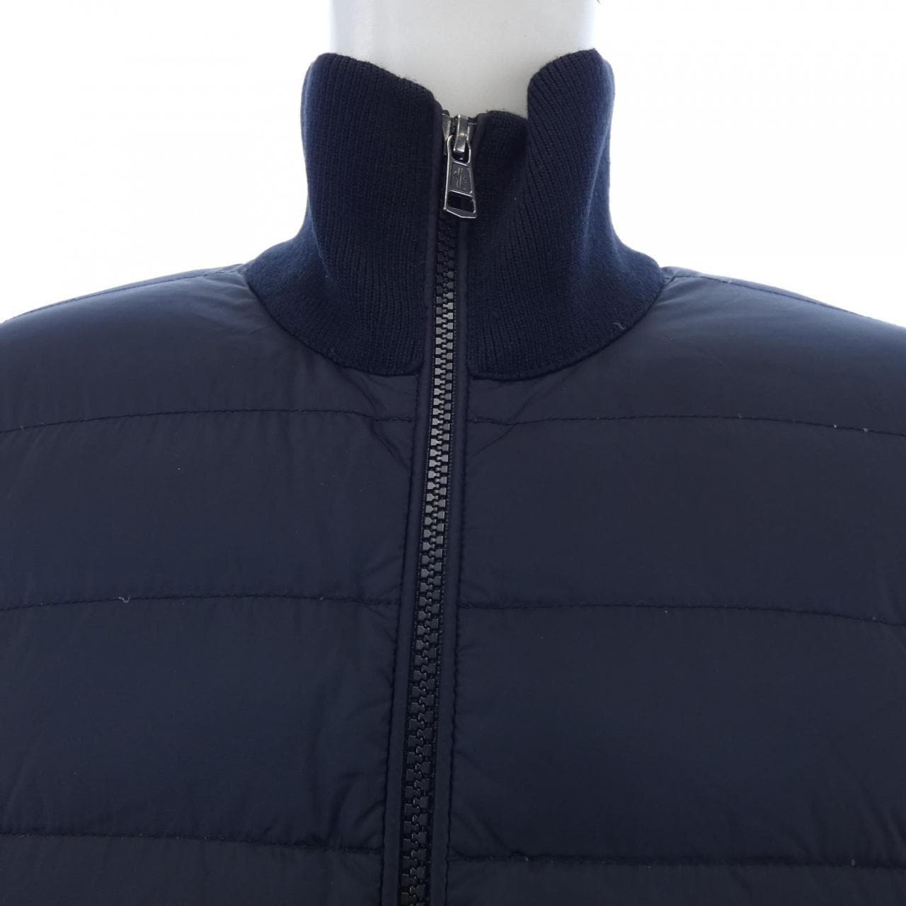モンクレール MONCLER ダウンジャケット