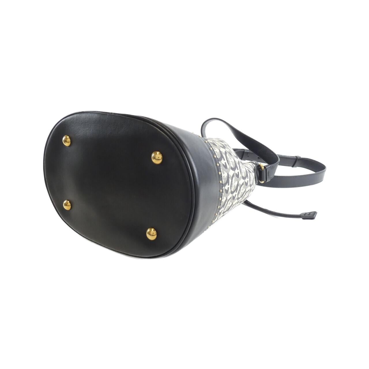 サルヴァトーレフェラガモ 21 H587 ショルダーバッグ