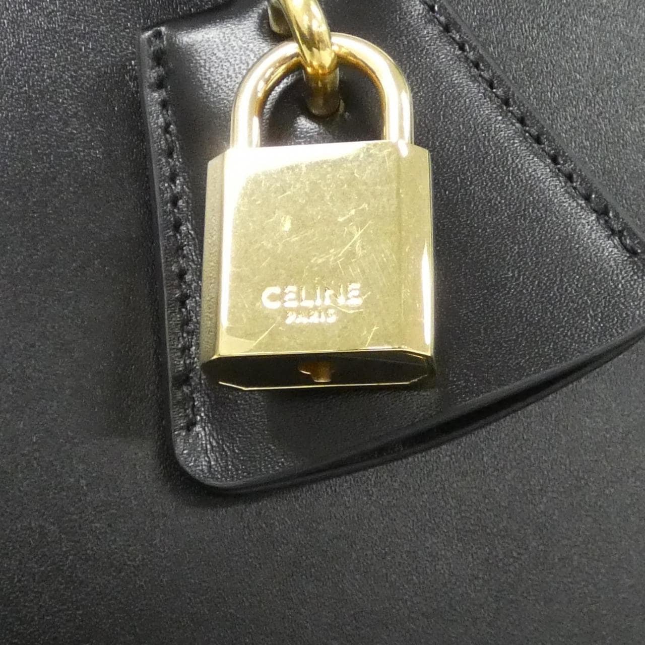 セリーヌ 16 ミディアム 187373BEY バッグ