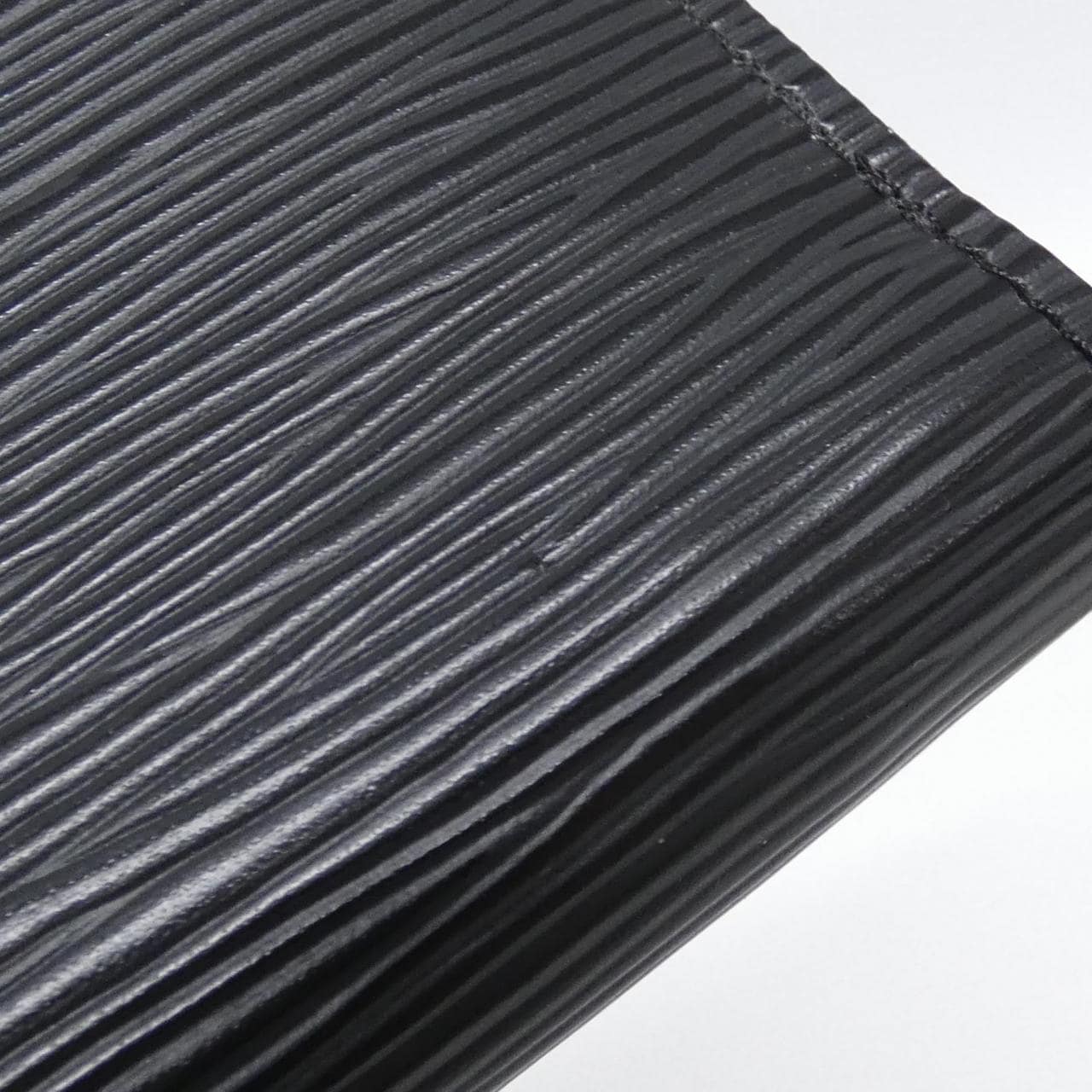 ルイヴィトン エピ ジッピー ウォレット M61857 財布