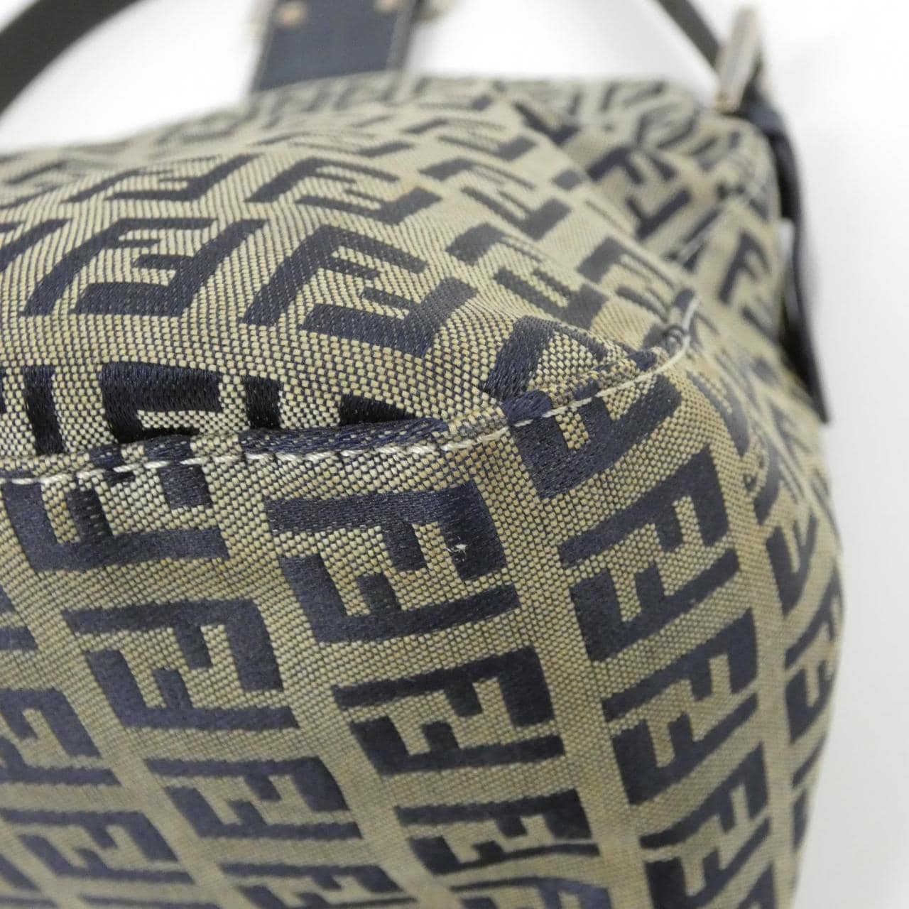 【ヴィンテージ】フェンディ 26426 ショルダーバッグ