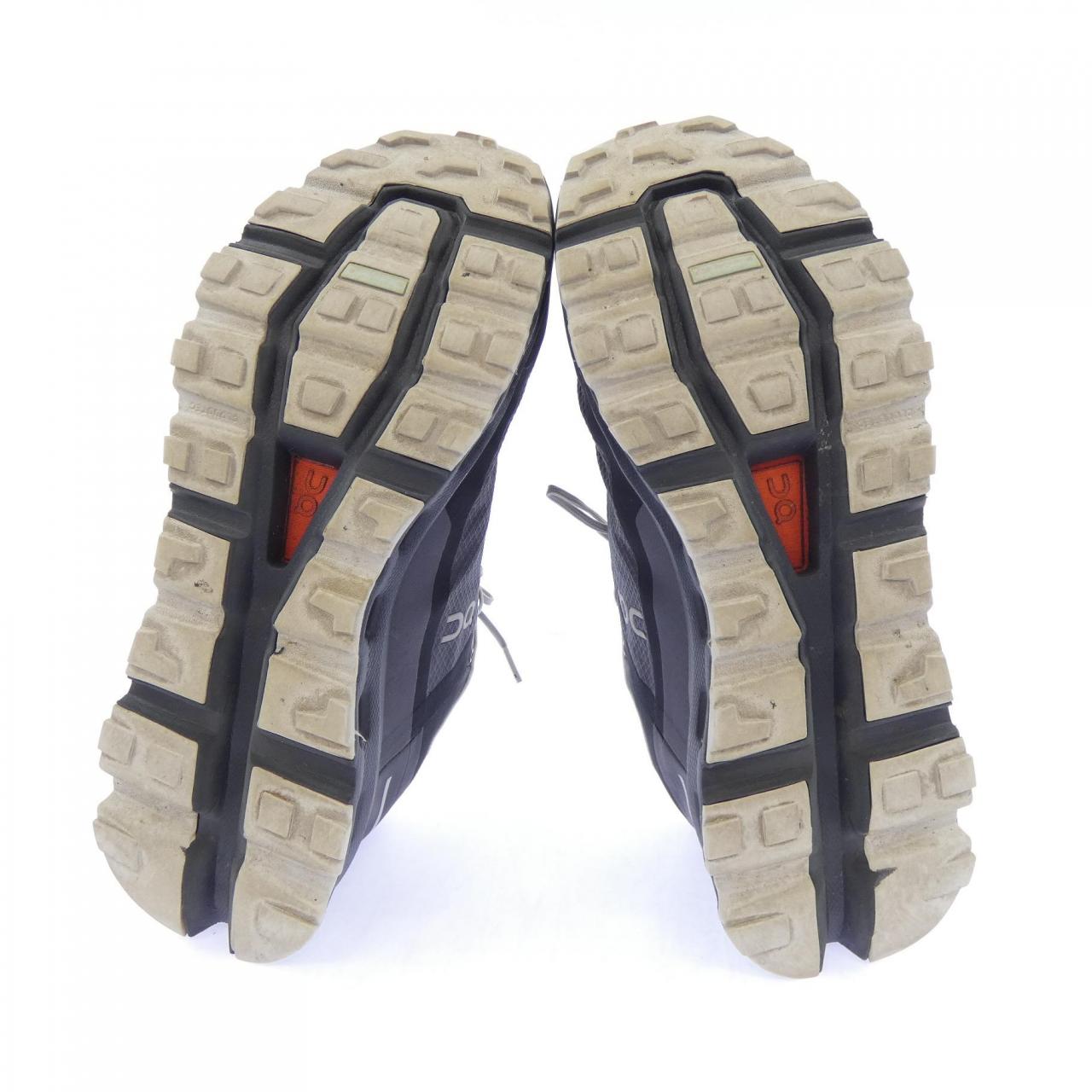 オン On cloudvista waterproof スニーカー