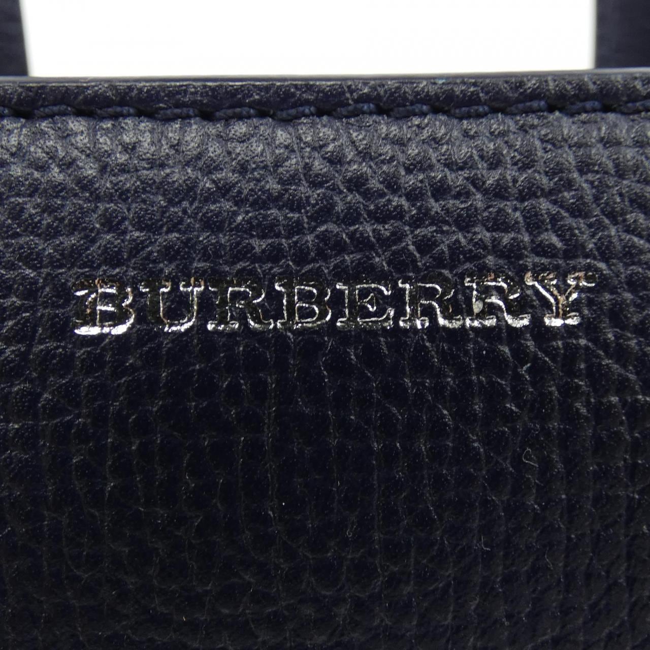 BURBERRY包