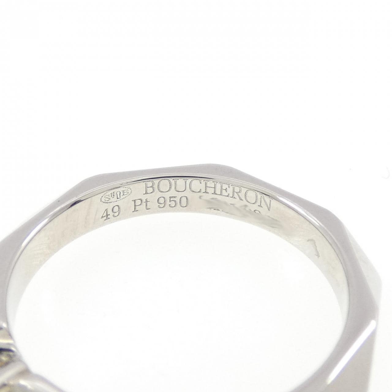 ブシュロン ファセット ソリテール リング