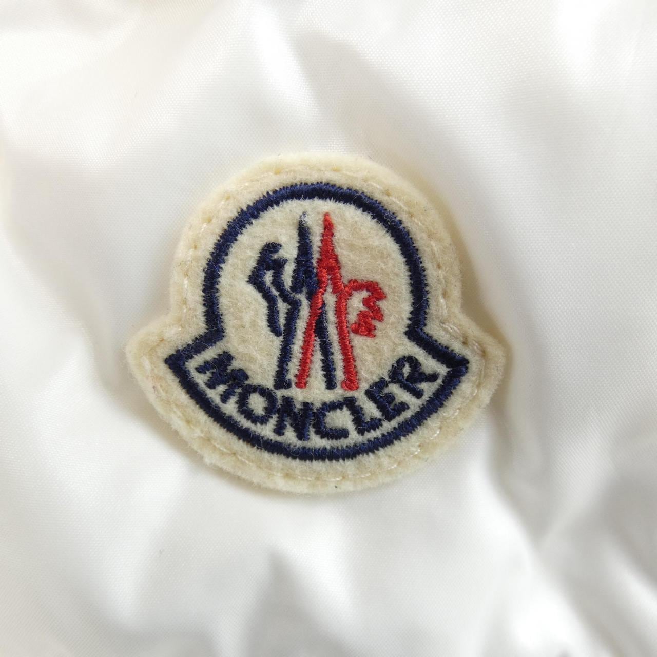 モンクレール MONCLER ダウンジャケット