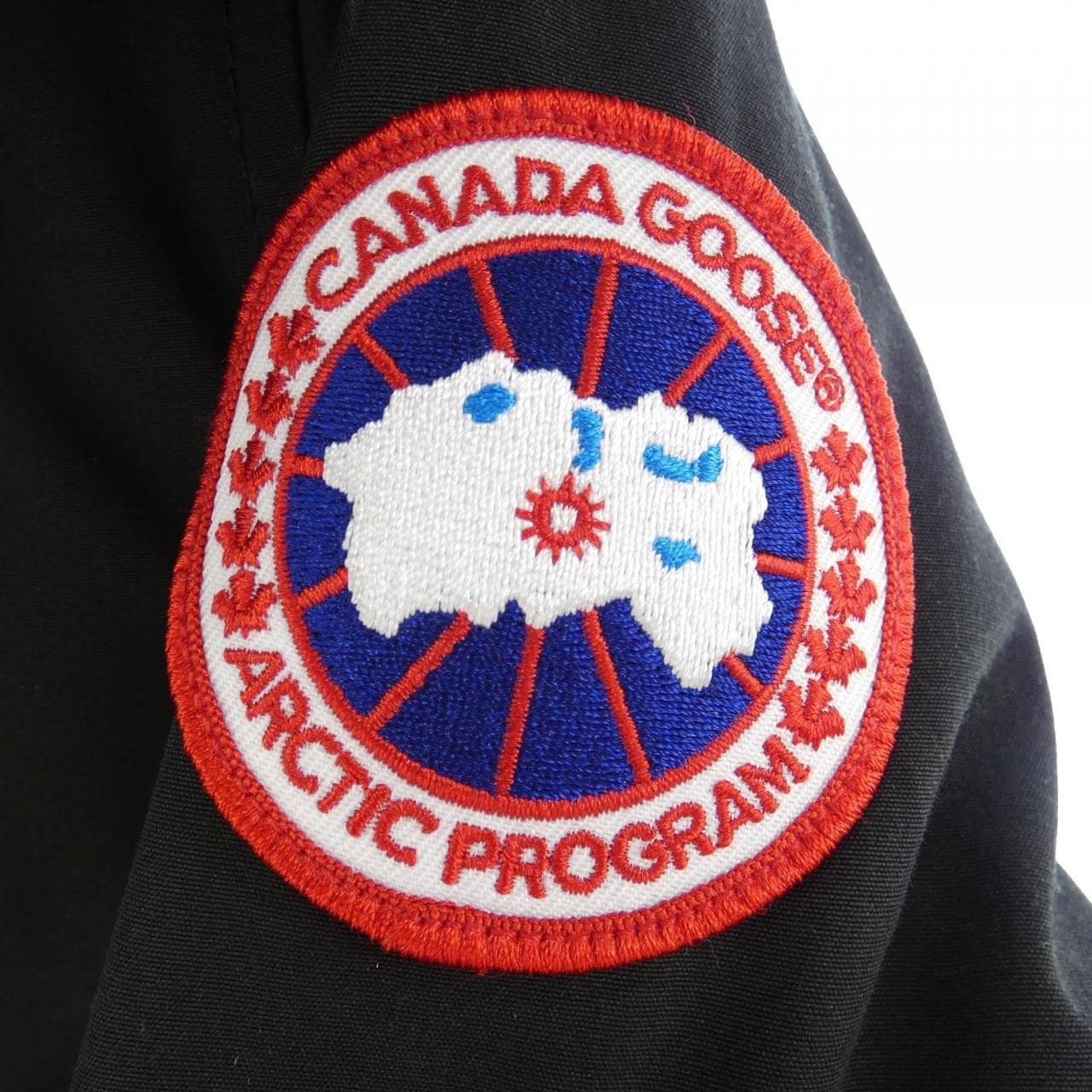 加拿大鵝CANADA GOOSE羽絨服