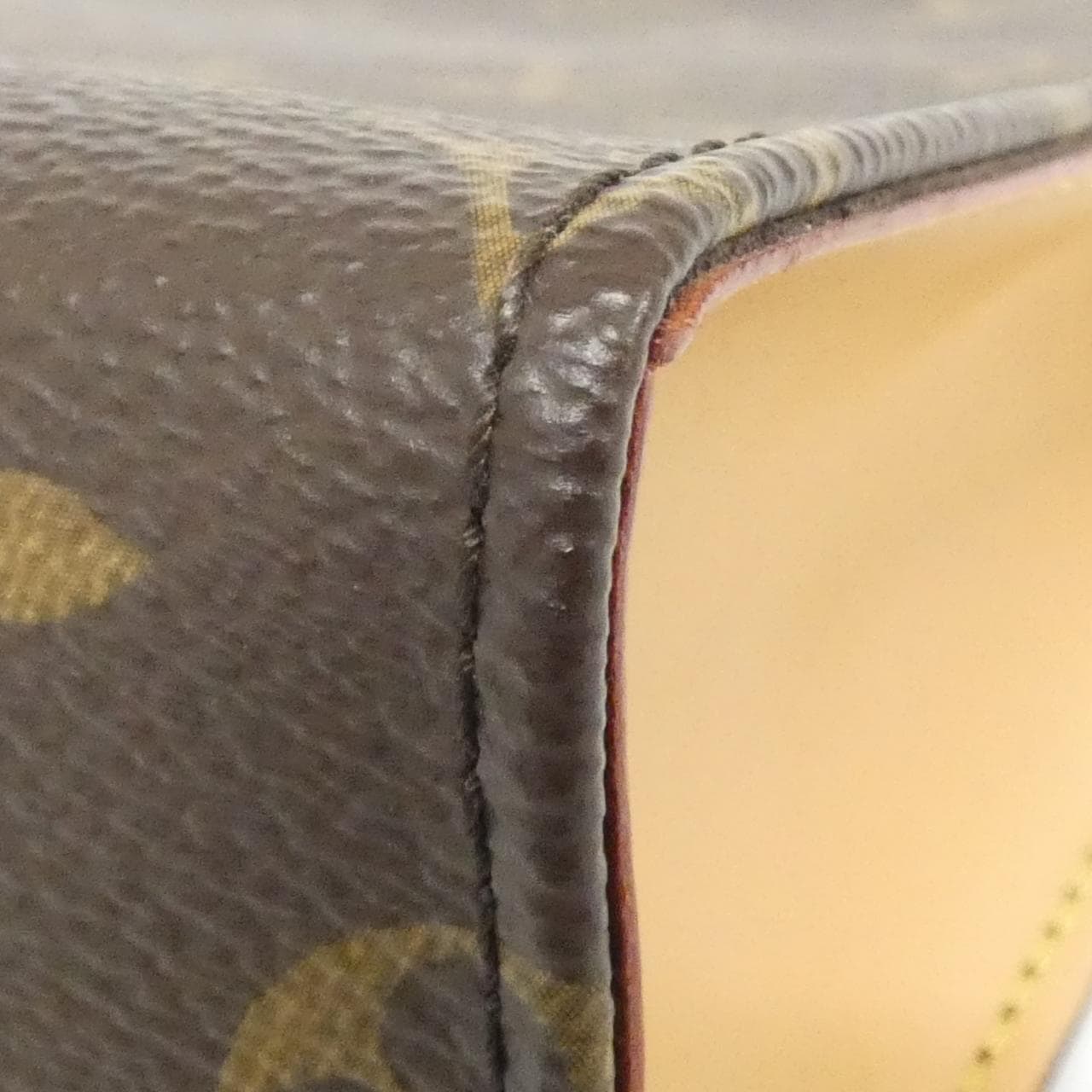 ルイヴィトン モノグラム トイレタリー ポーチ オン チェーン M81412 ショルダーバッグ