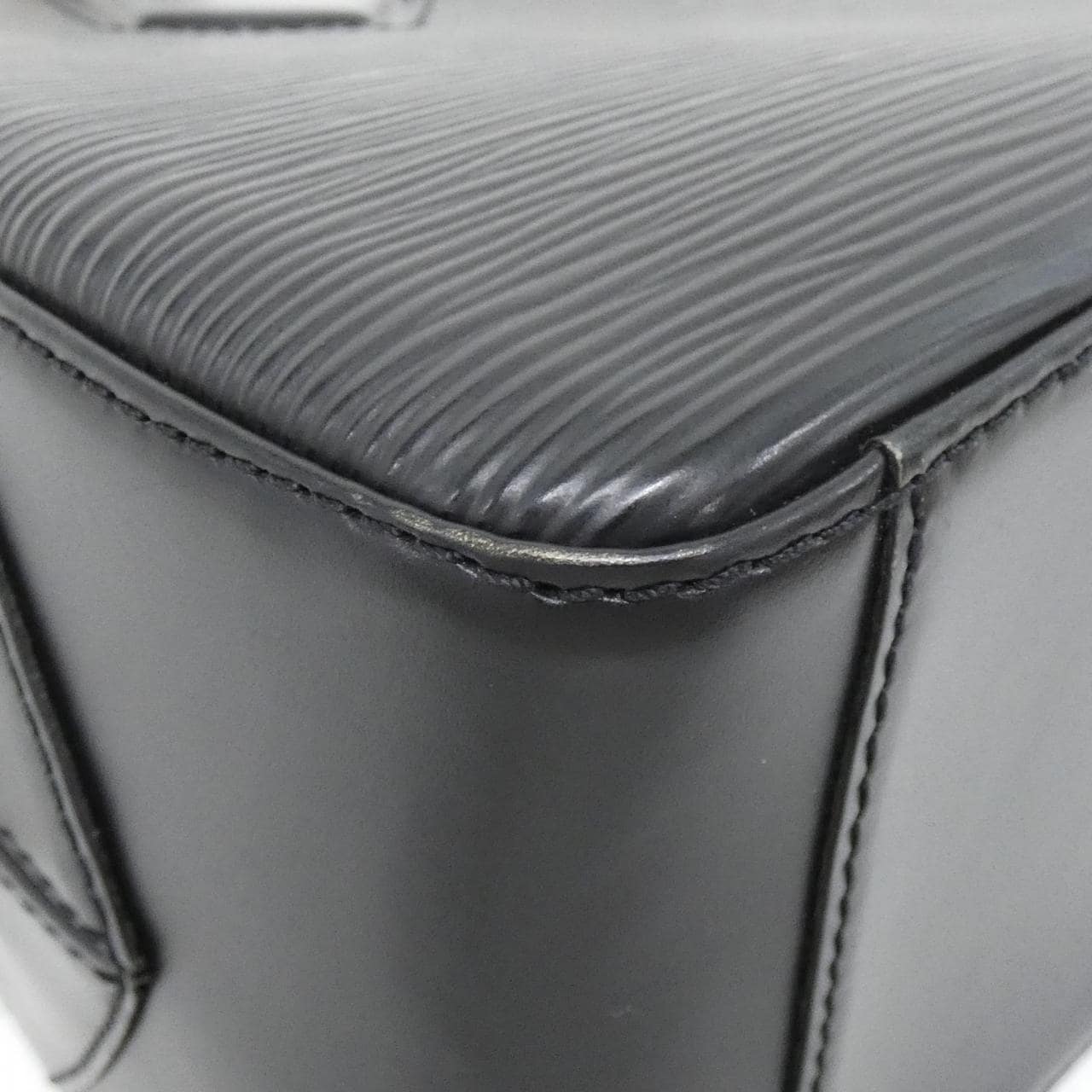 【ヴィンテージ】ルイヴィトン エピ サブロン M52042 バッグ