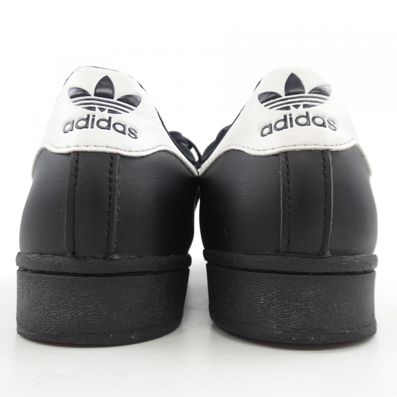 アディダス ADIDAS スニーカー