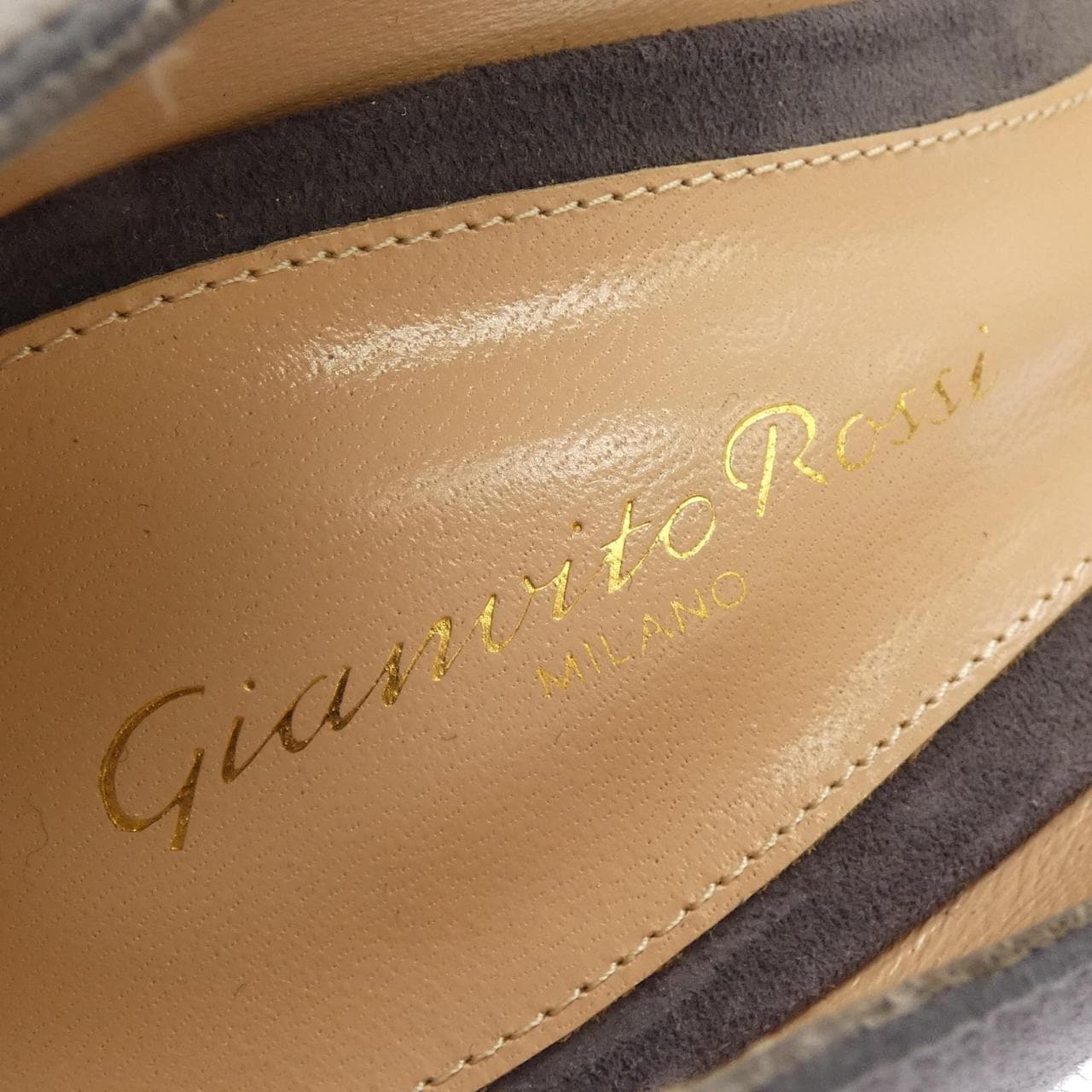 ジャンヴィトロッシ GIANVITO ROSSI パンプス