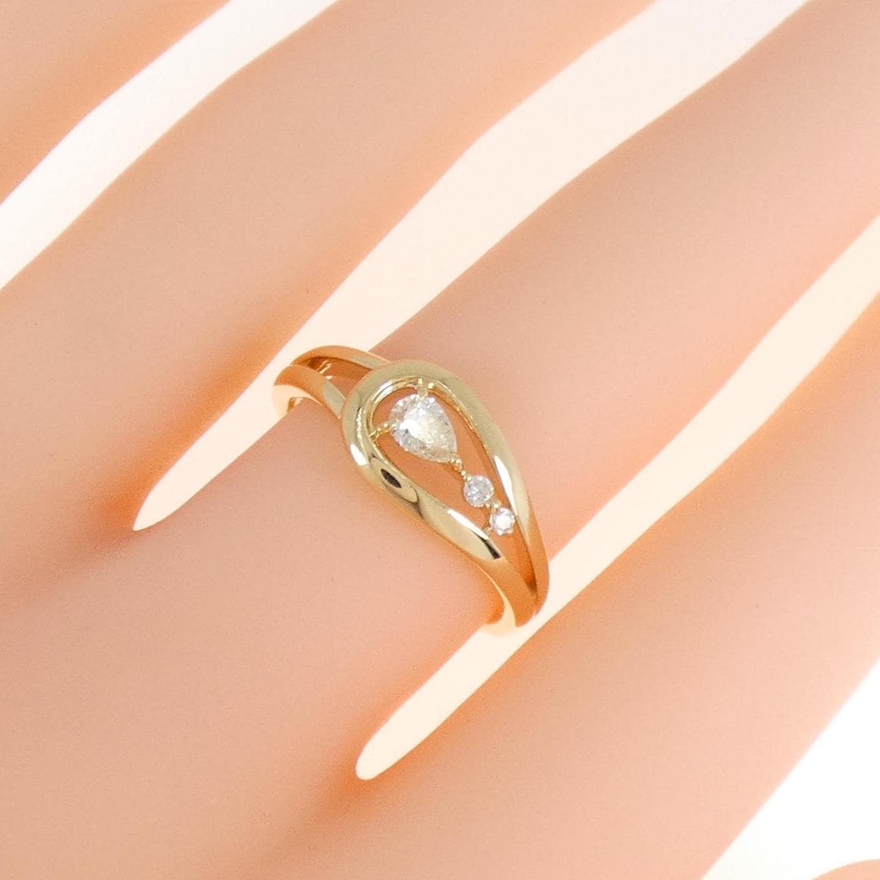 4゜C Diamond ring