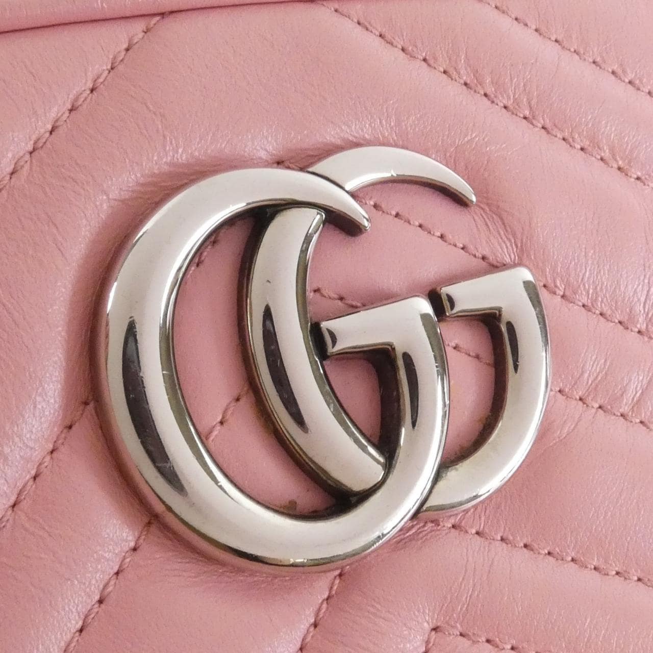 グッチ GG MARMONT 447632 DTD1Y ショルダーバッグ