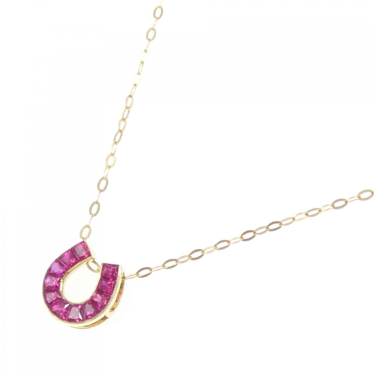 ジーエスティービー ルビー ネックレス