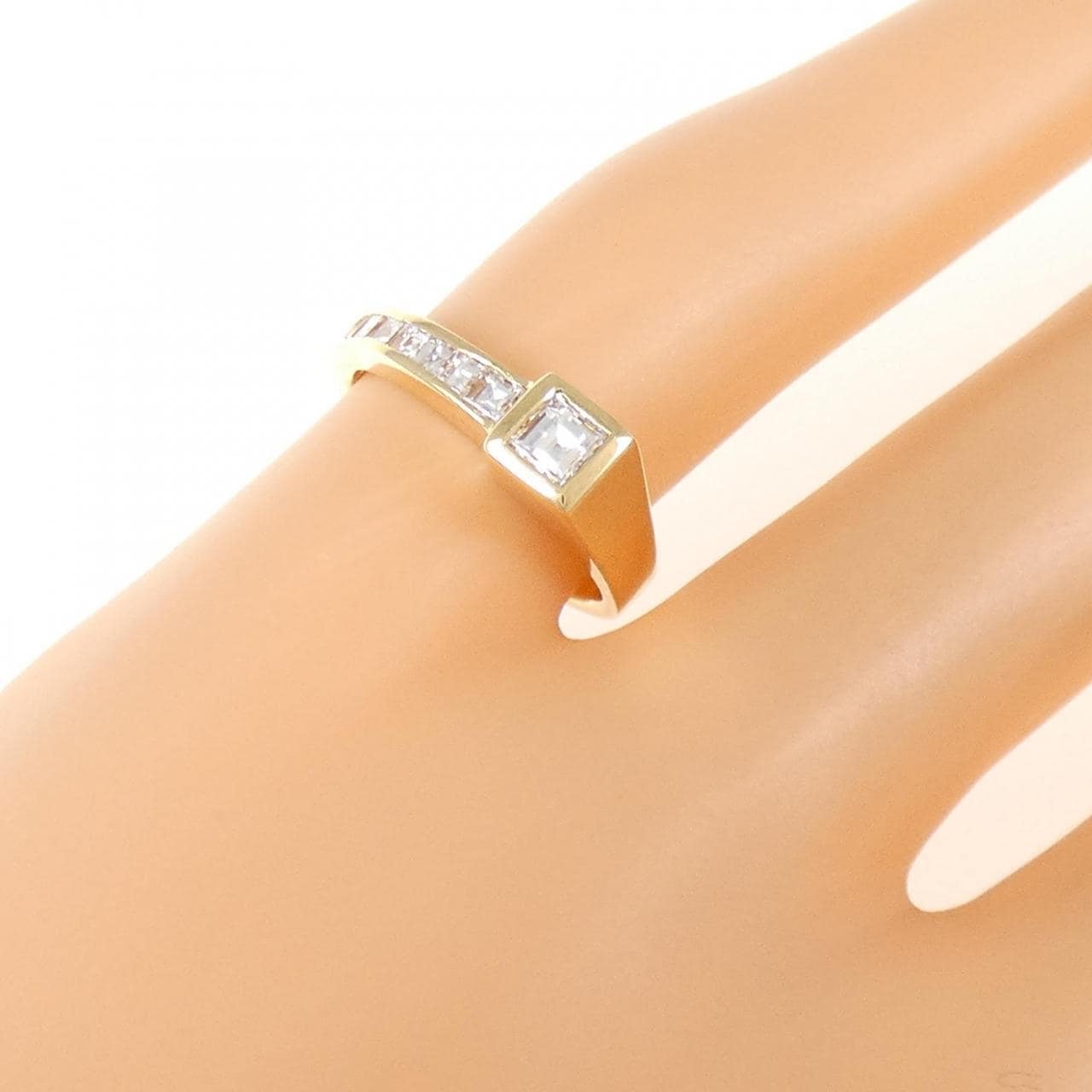 750YG Diamond Pinky Ring 0.17CT