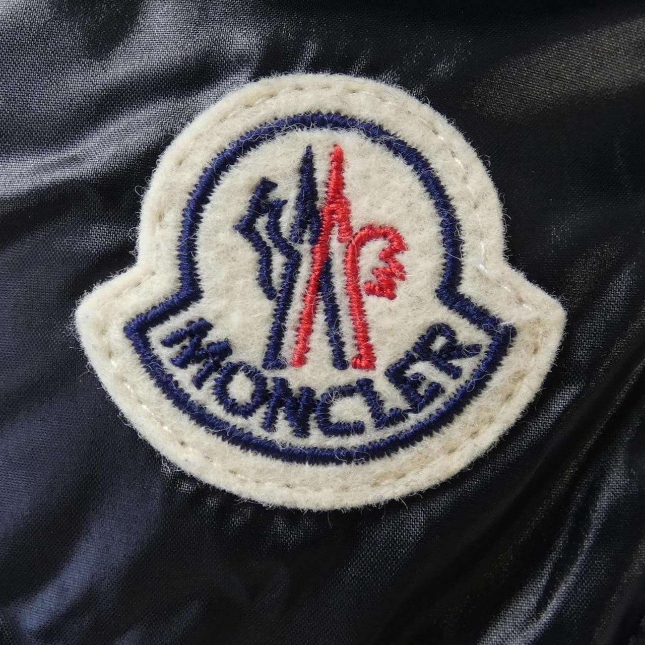 モンクレール MONCLER ダウンジャケット