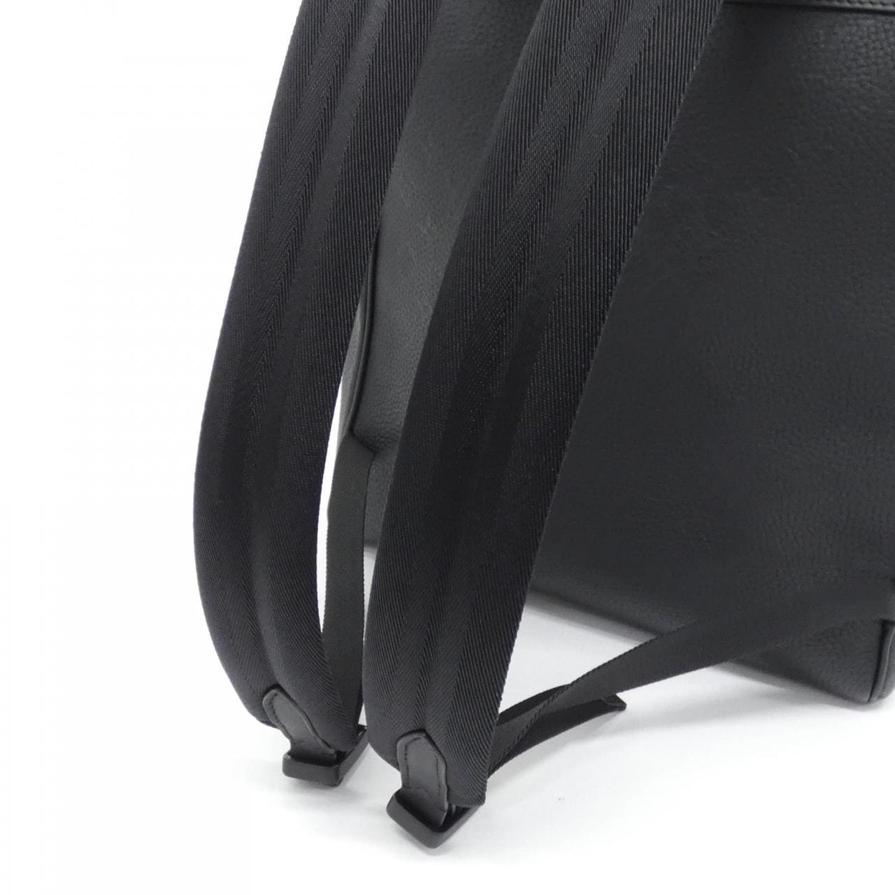 LOUIS VUITTON Taurillon Monogram Montsouris双肩包M23127