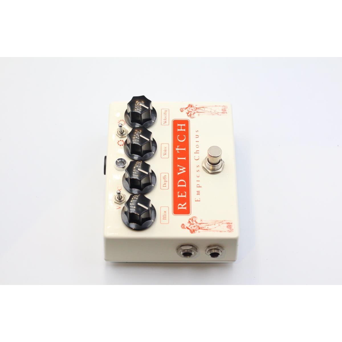 Ｒｅｄ　Ｗｉｔｃｈ　Ｐｅｄａｌｓ　ＥＭＰＲＥＳＳ　ＣＨＯＲＵＳ