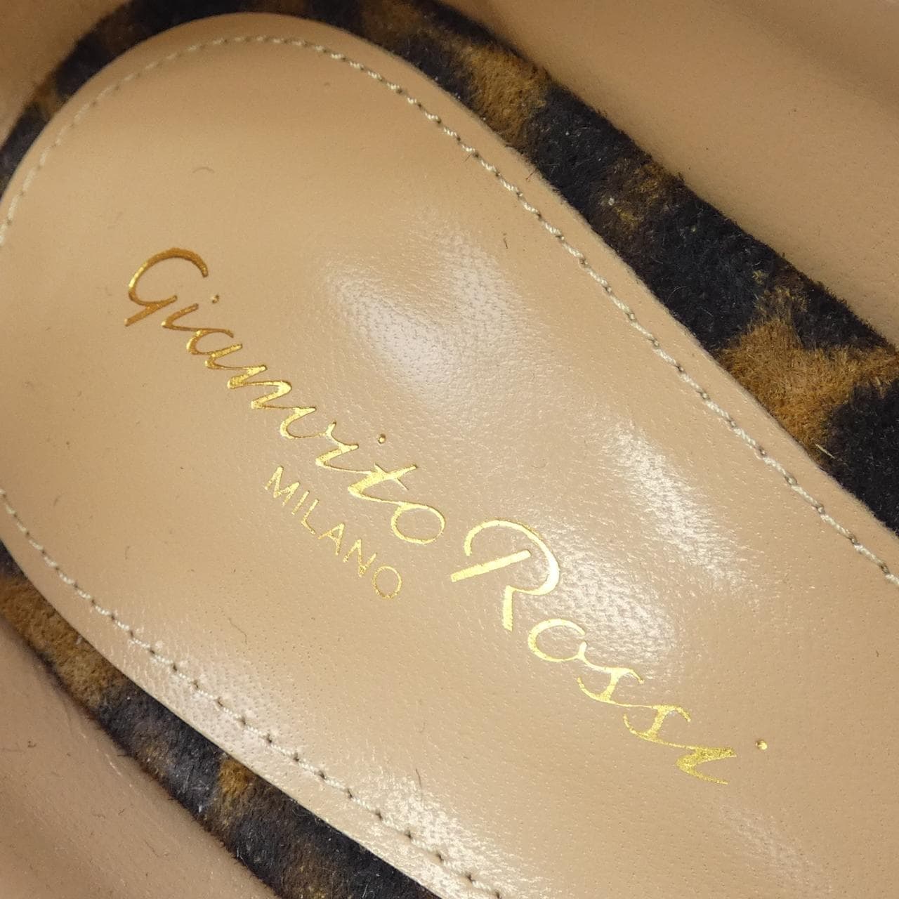 ジャンヴィトロッシ GIANVITO ROSSI パンプス