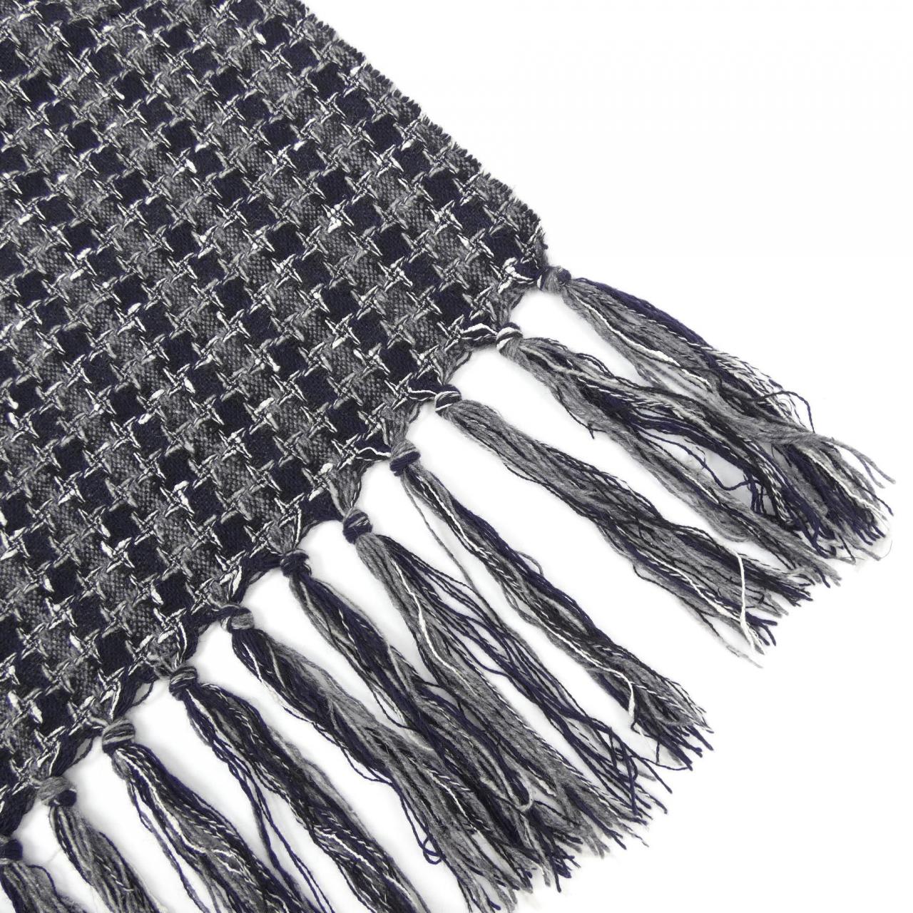 CHANEL MUFFLER