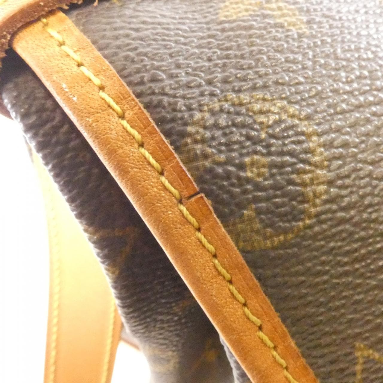 ルイヴィトン モノグラム ソミュール 35cm M42254 ショルダーバッグ