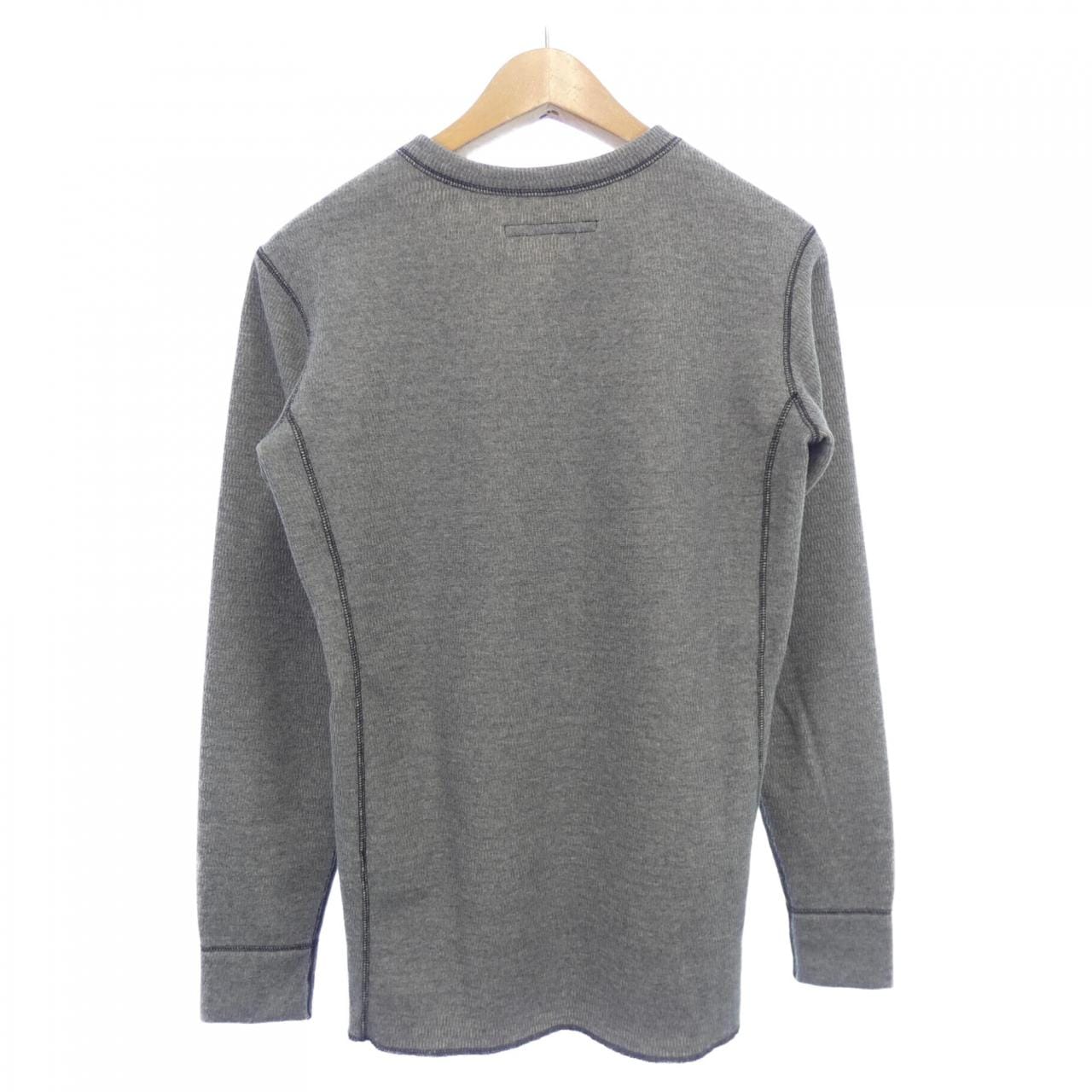 エイケイエム AKM トップス