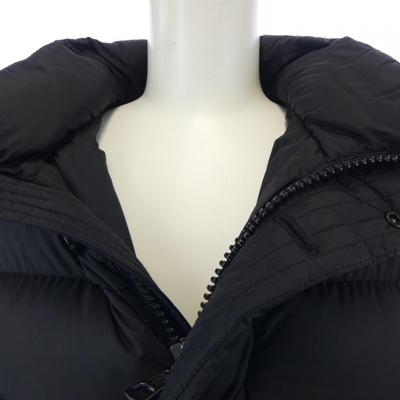 モンクレール MONCLER ダウンジャケット