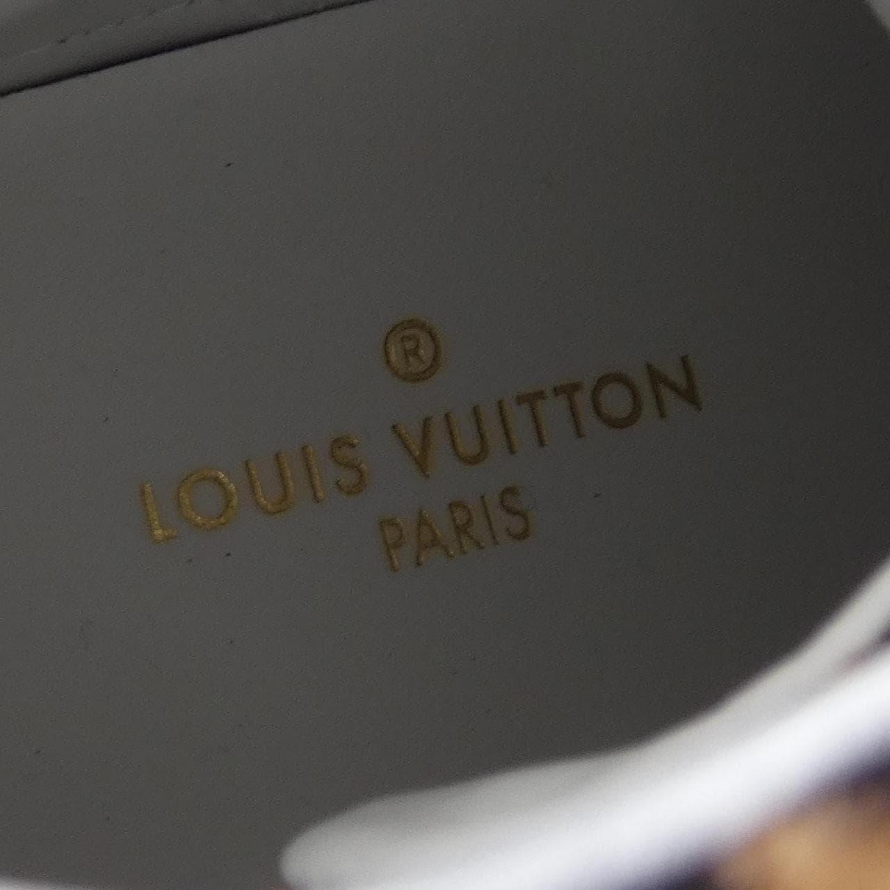 ルイヴィトン LOUIS VUITTON スニーカー