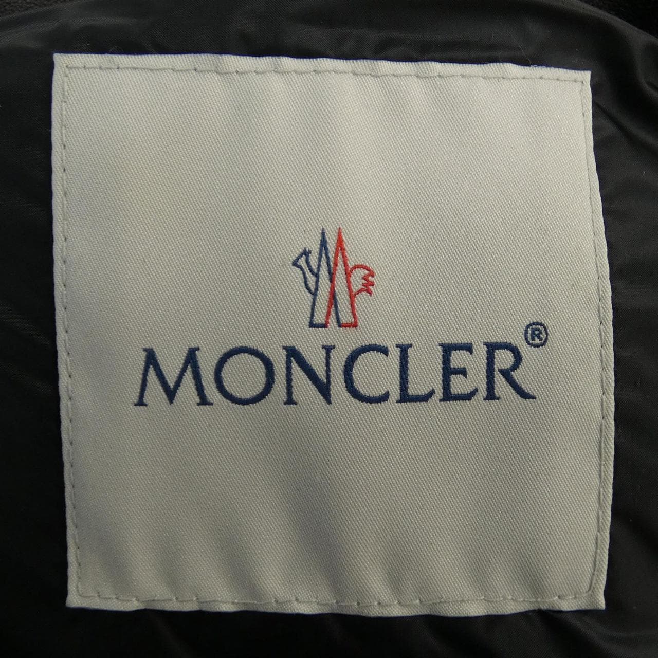 モンクレール MONCLER ダウンジャケット