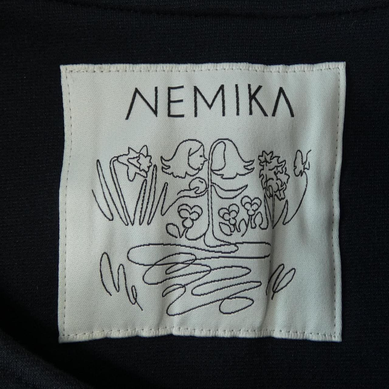 ネミカ NEMIKA ケープ