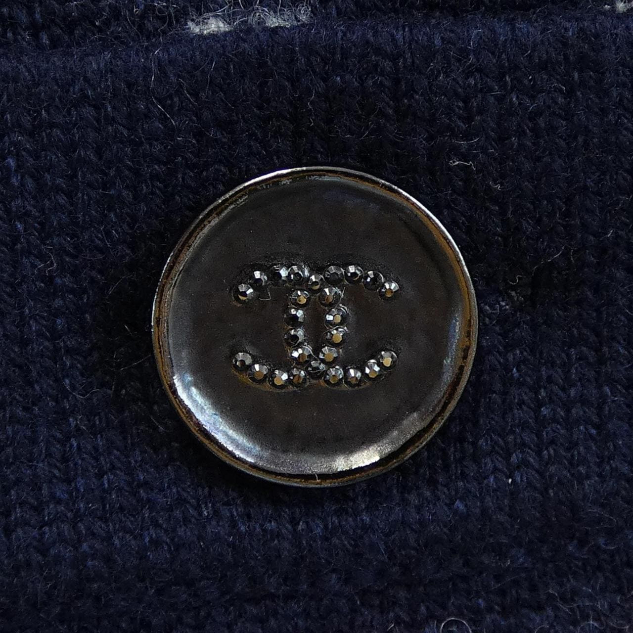 シャネル CHANEL P75774K10913. カーディガン