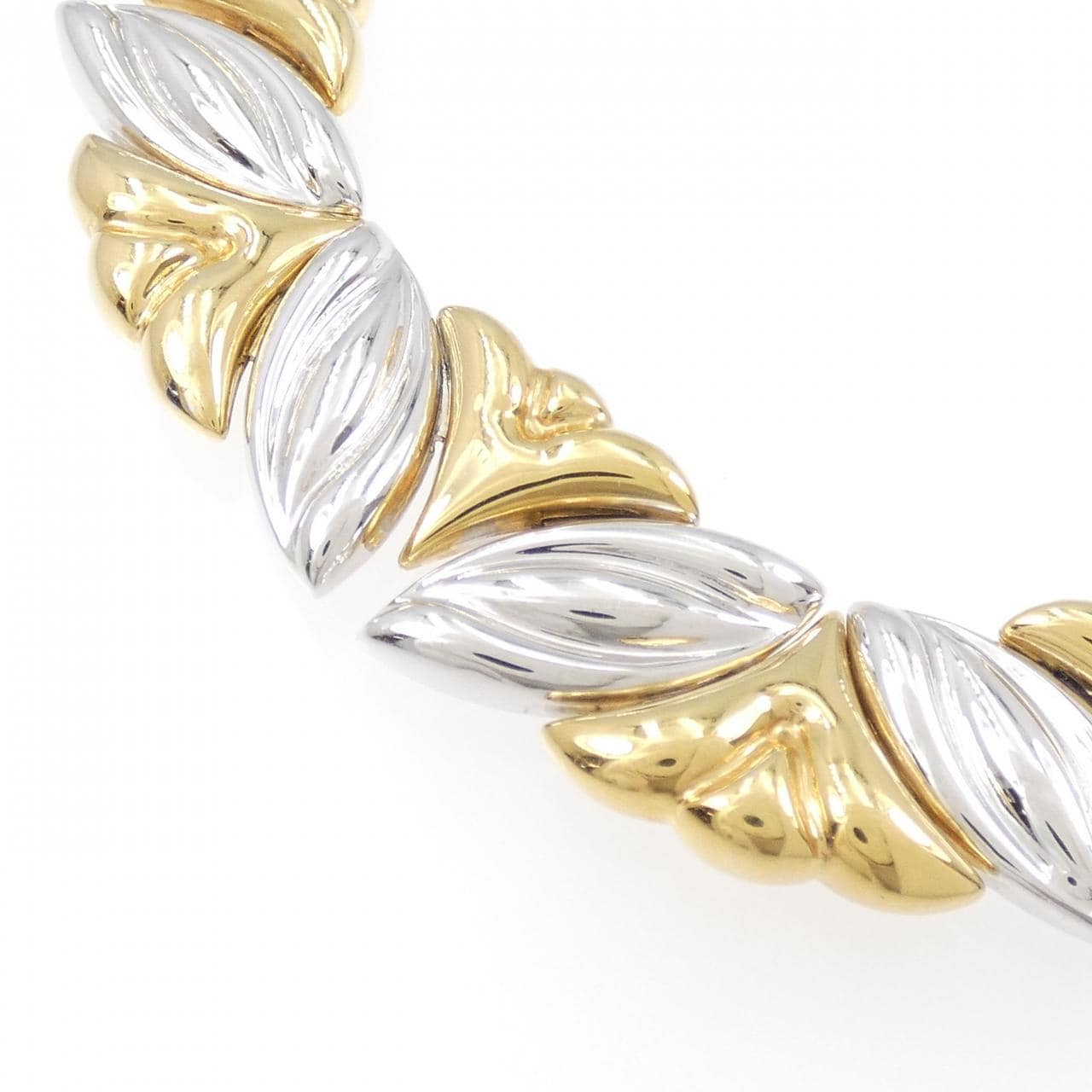 Campezan 750YG/750WG Necklace