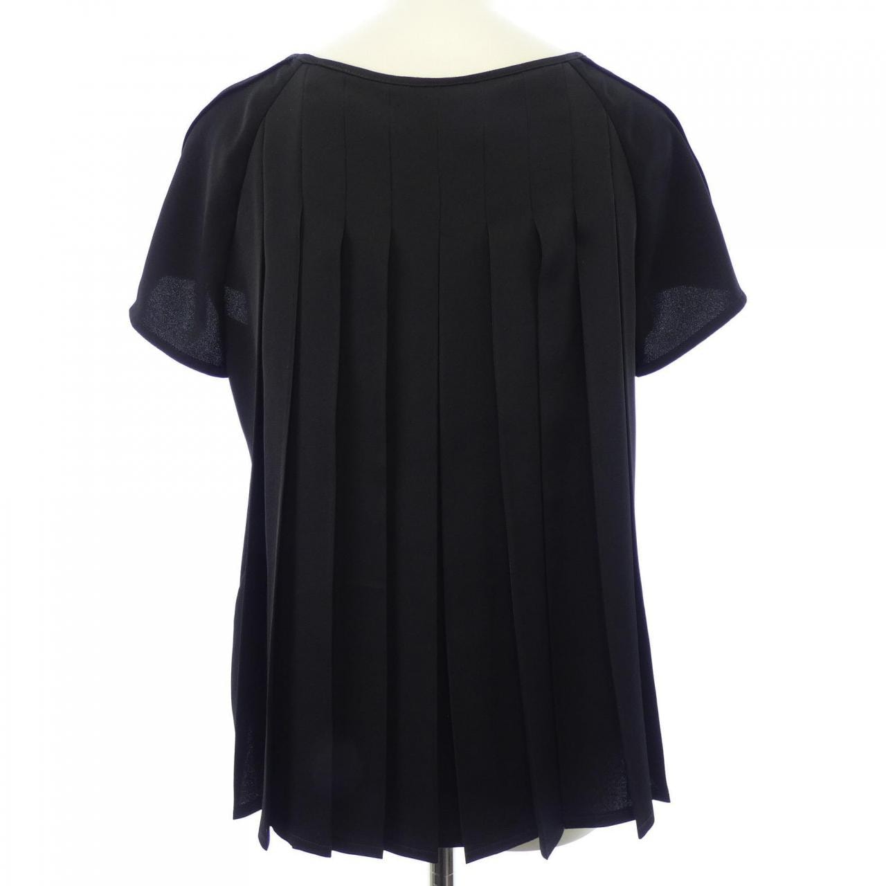 トゥービーシック TO BE CHIC トップス