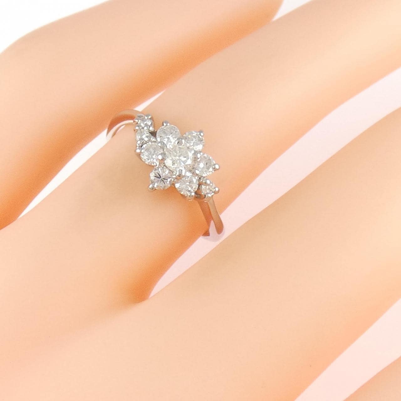 PT900 フラワー ダイヤモンド リング 0.44CT