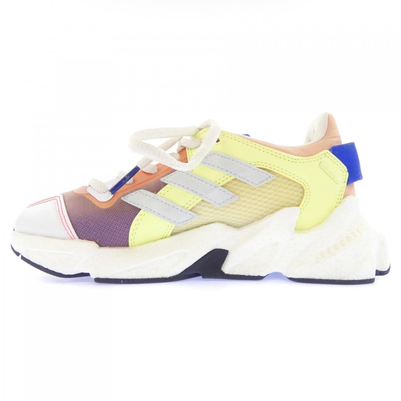 Karlie Kloss S24028 ADIDAS スニーカー