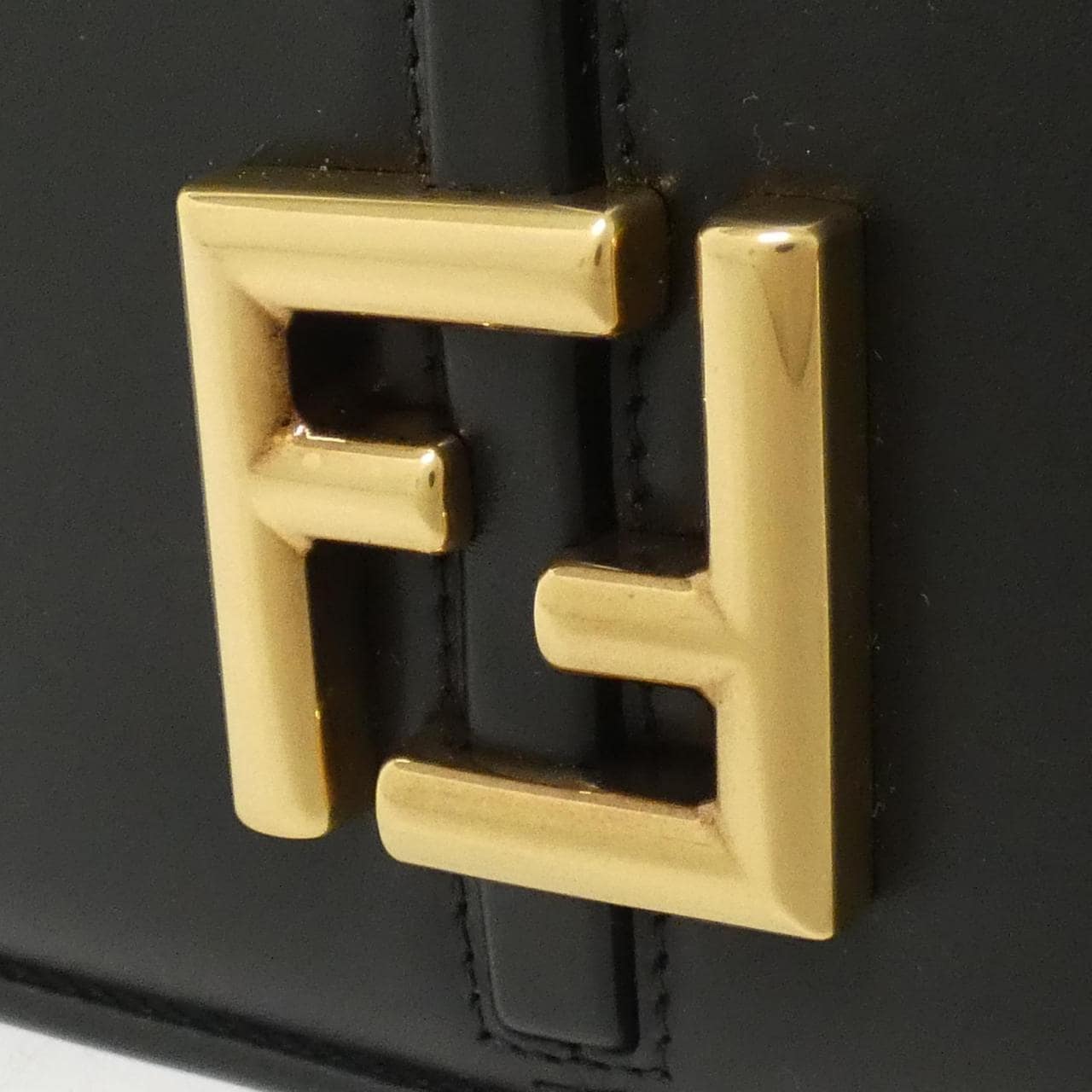 【新品】フェンディ カ モン MEDIUM 8BT366 AQ0K ショルダーバッグ