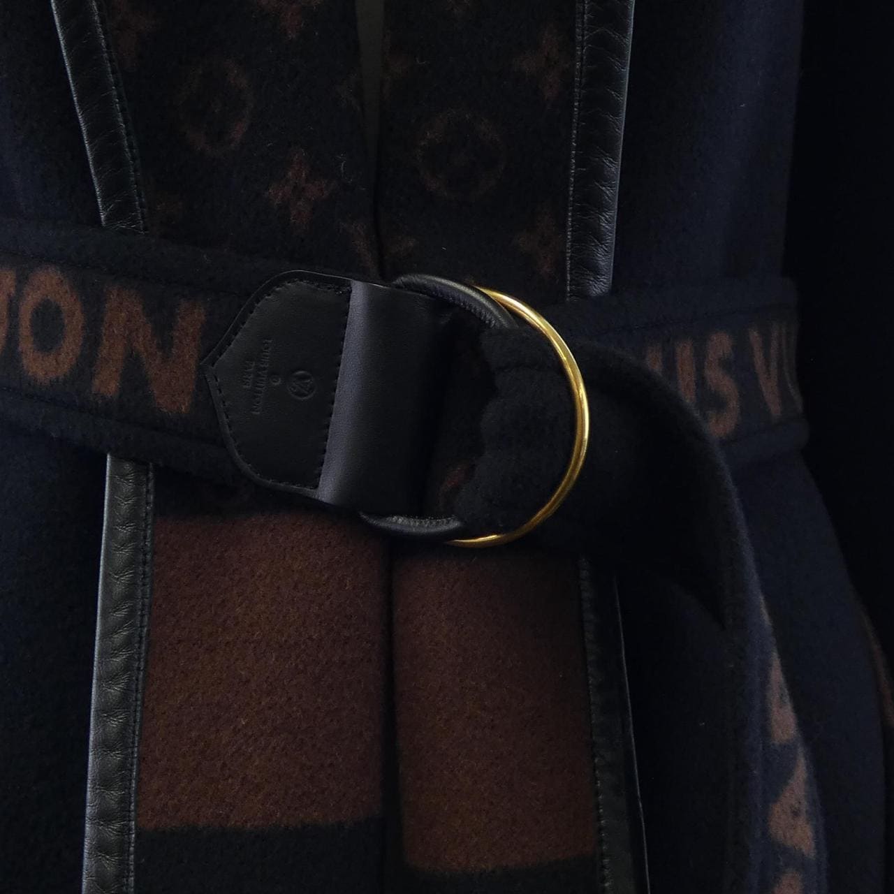ルイヴィトン LOUIS VUITTON FJCO13YCV ケープ