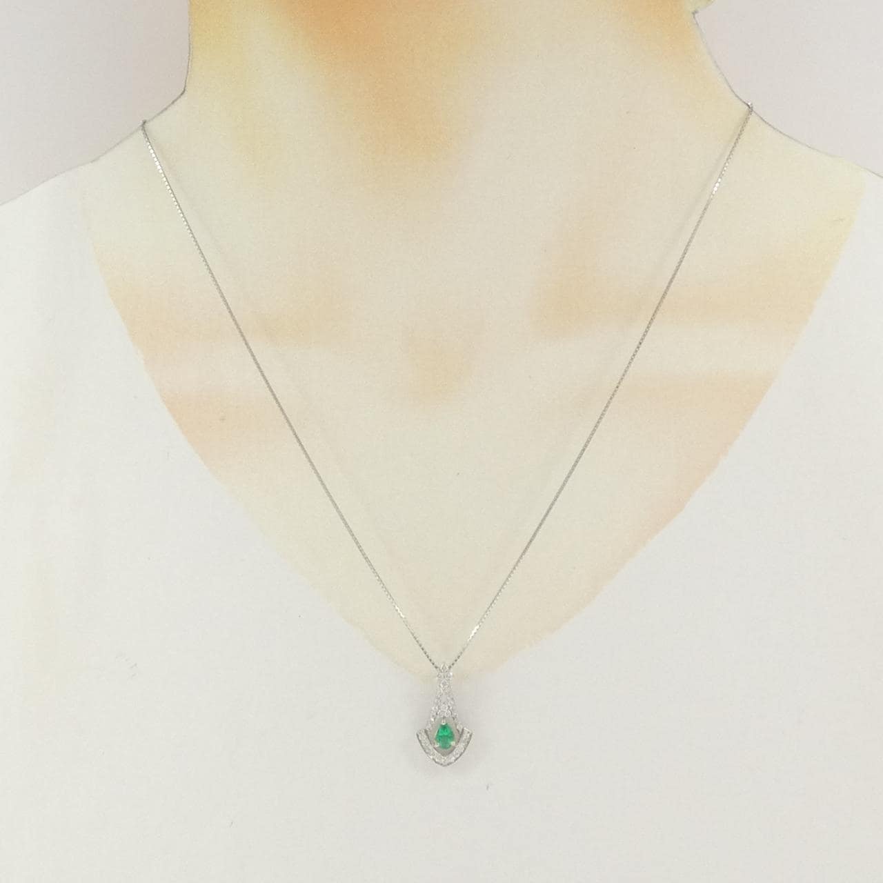 PT900/PT850 エメラルド ネックレス 0.34CT