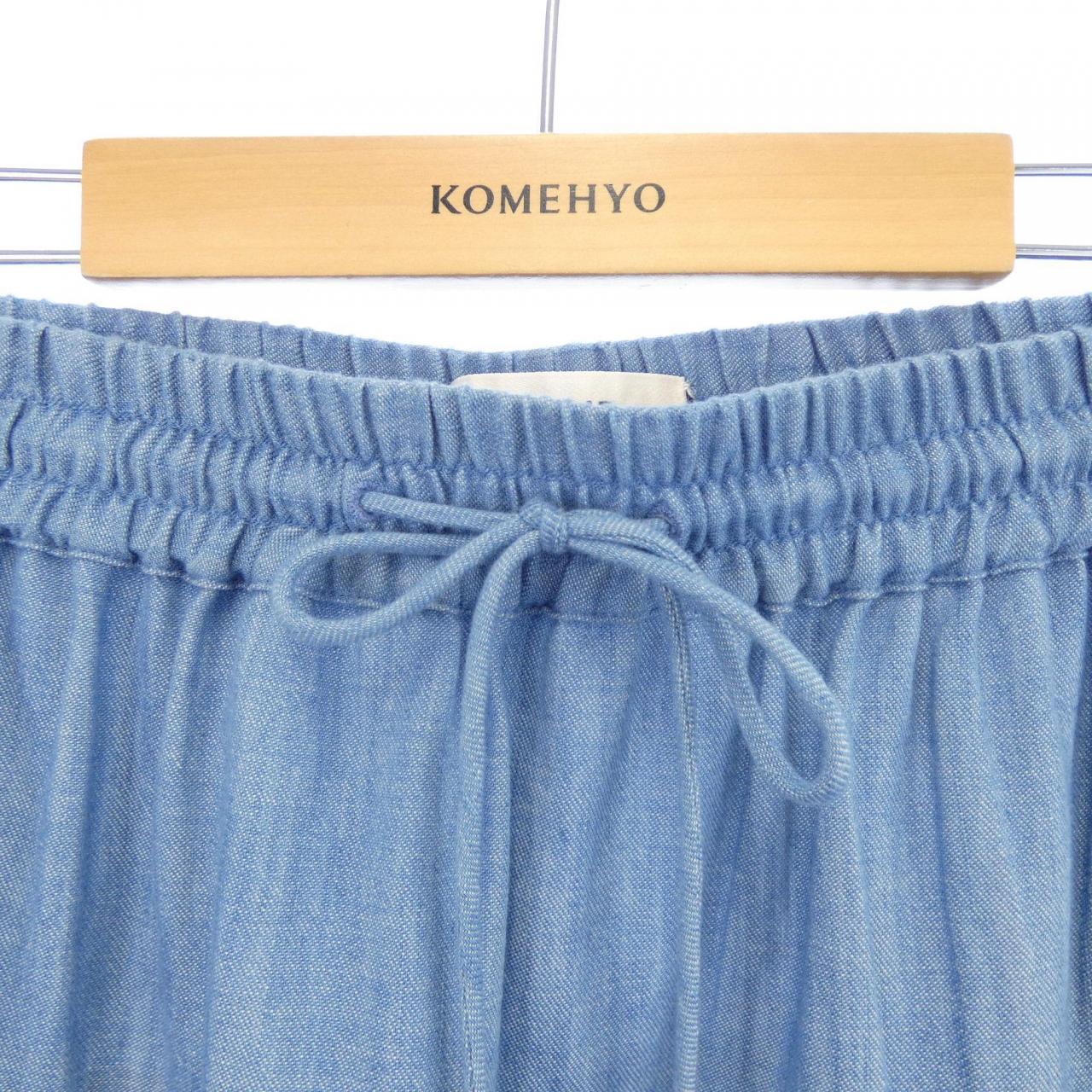 セリーヌ CELINE トリオンフ TRIOMPHE 2J377310P スカート