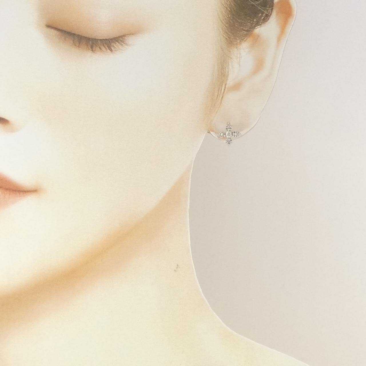 K18WG クロス ダイヤモンド ピアス