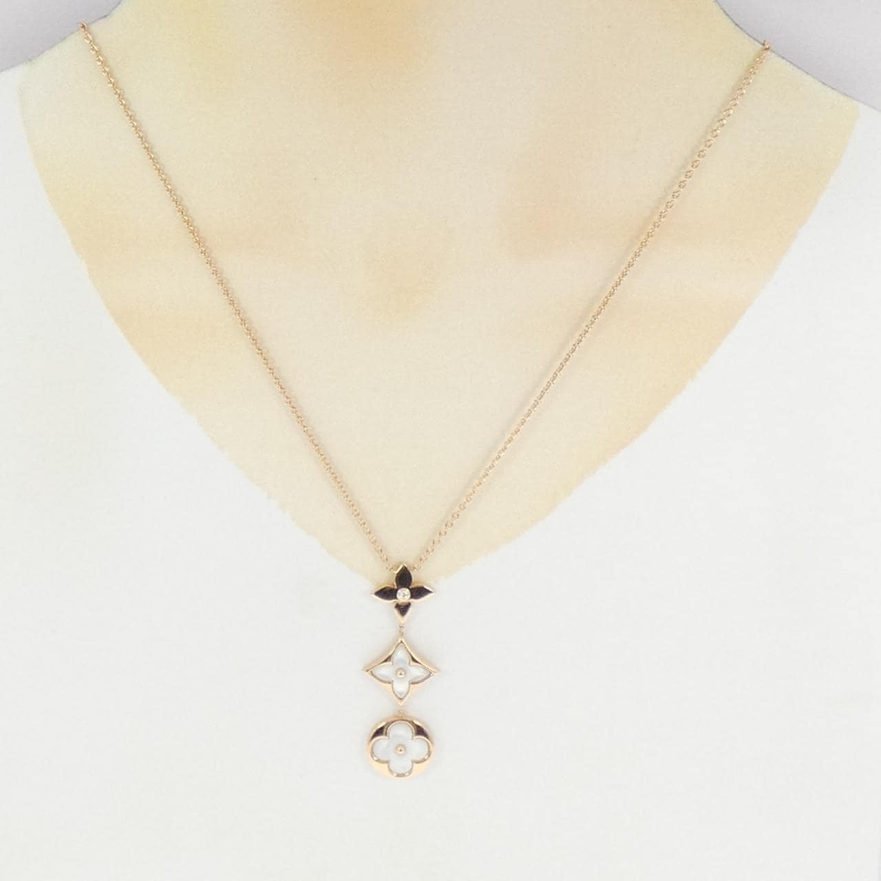 ルイヴィトン クラヴァット ブロッサム ナクレ ネックレス