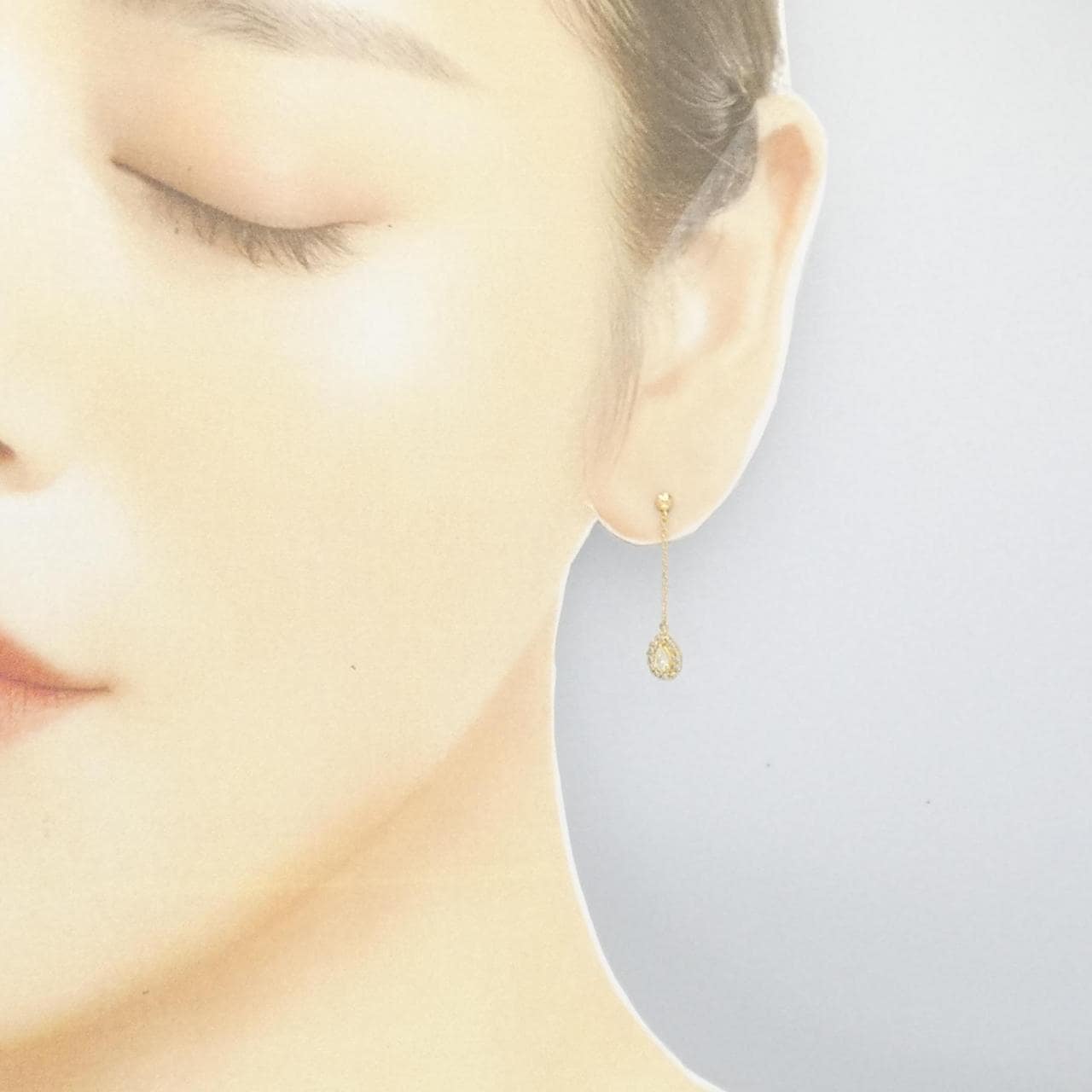 [BRAND NEW] K18YG Diamond earrings 0.30CT