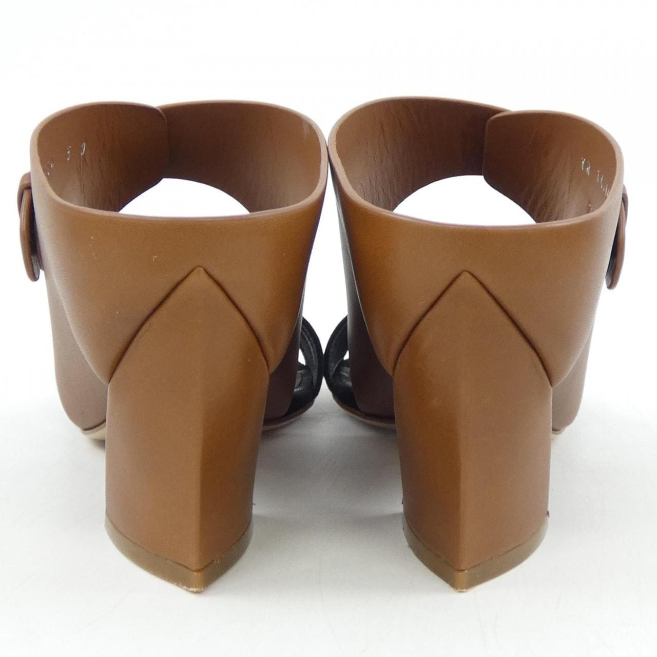 サルヴァトーレフェラガモ SALVATORE FERRAGAMO サンダル